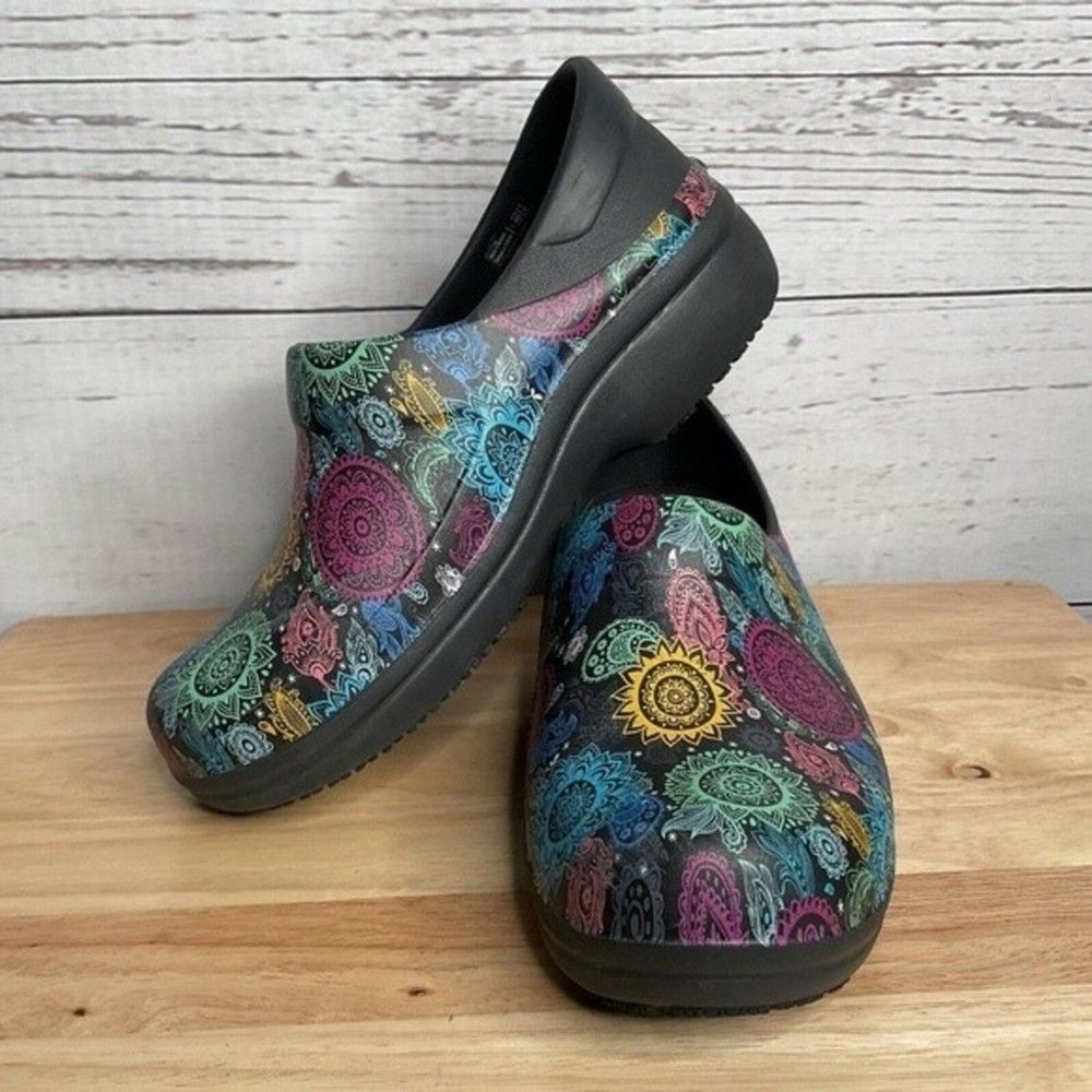 Crocs Floral Design Dual Comfort Neria Pro Slip Resistant Clog Women 10 Vietnam